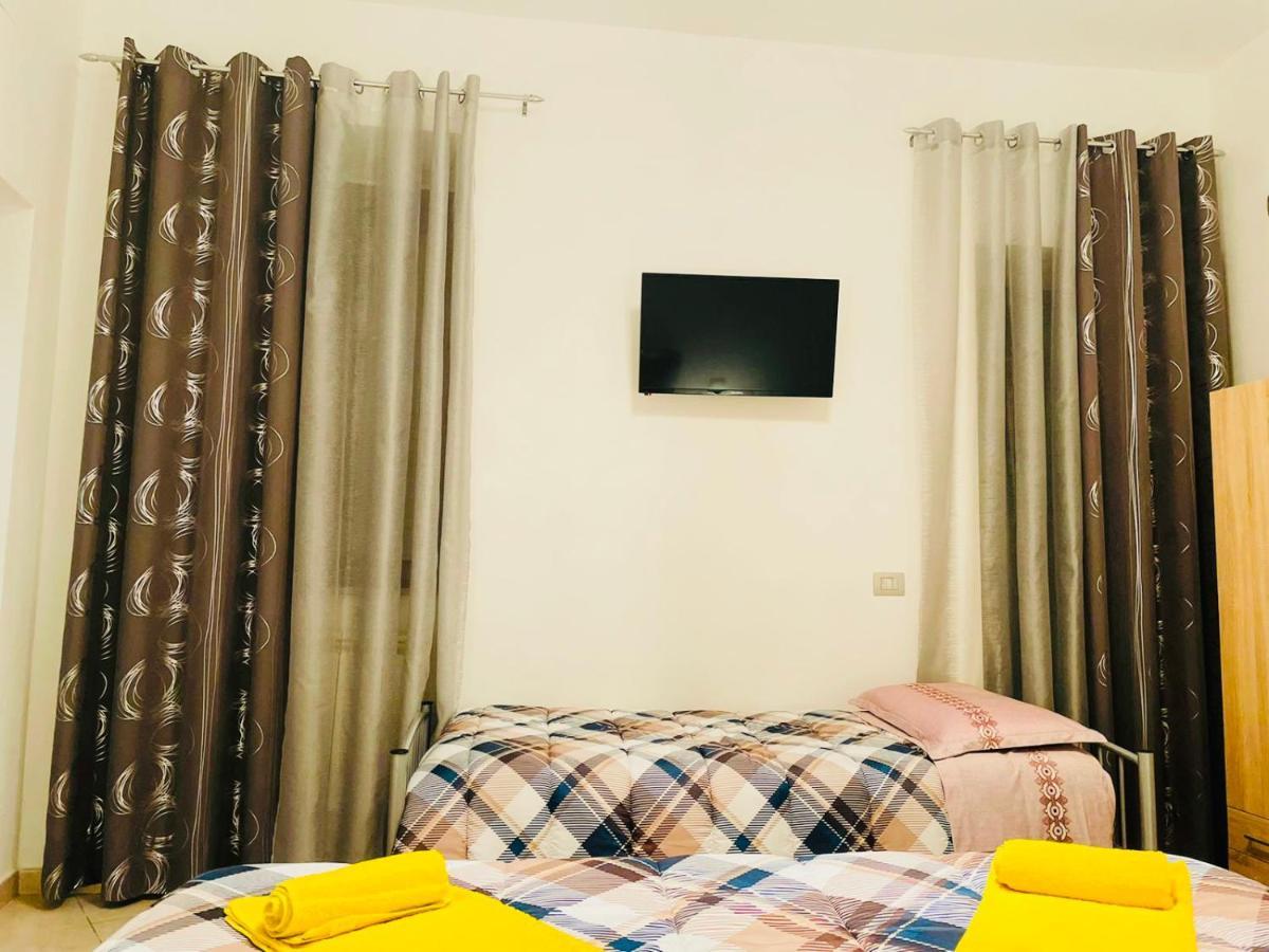 Appartement Casa Dei Fiori 3 à Somma Lombardo Extérieur photo