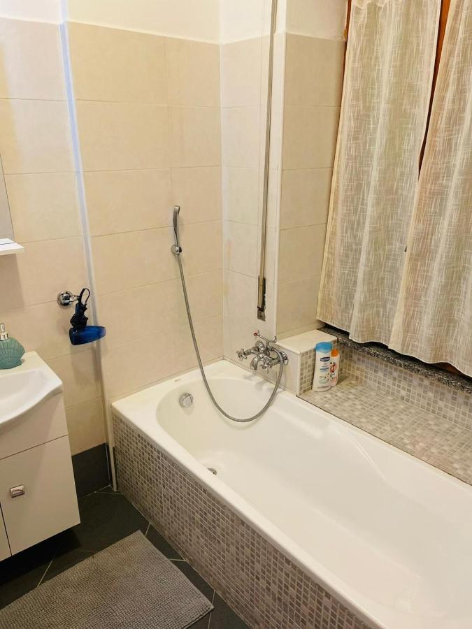 Appartement Casa Dei Fiori 3 à Somma Lombardo Extérieur photo